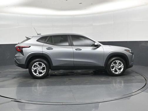 Sterling Gray Metallic 2025 Chevrolet Trax LS