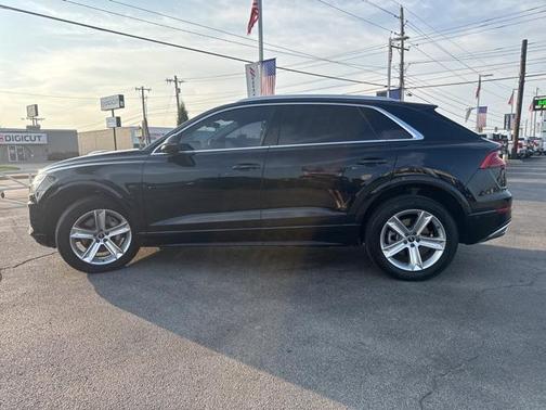 2021 Audi Q8 55 Premium