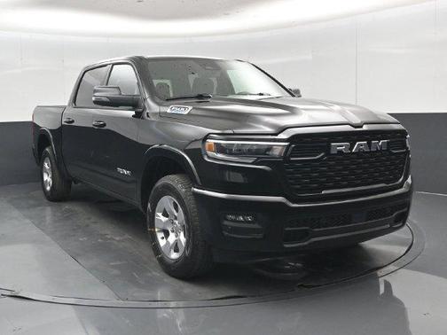 Diamond Black Crystal Pearlcoat 2027 RAM 1500 Big Horn/Lone Star