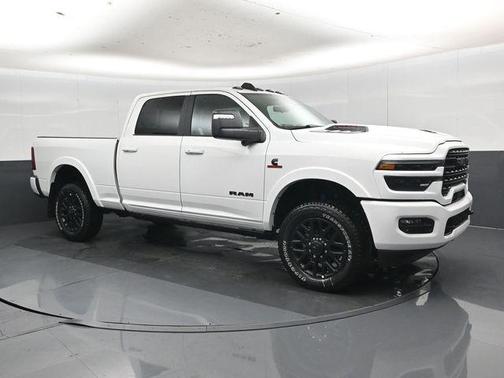 Bright White Clearcoat 2026 RAM 2500 Limited Crew Cab 4x4 6'4' Box