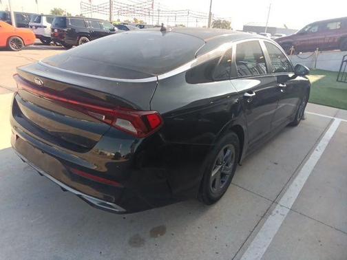 Ebony Black 2021 Kia K5 LXS