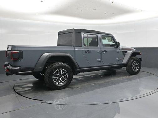 Anvil Clearcoat 2026 Jeep Gladiator Shadow Ops