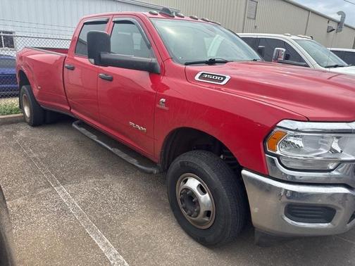 2022 RAM 3500 Tradesman Crew Cab 4x4 8' Box
