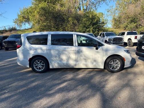 2026 Chrysler Pacifica L