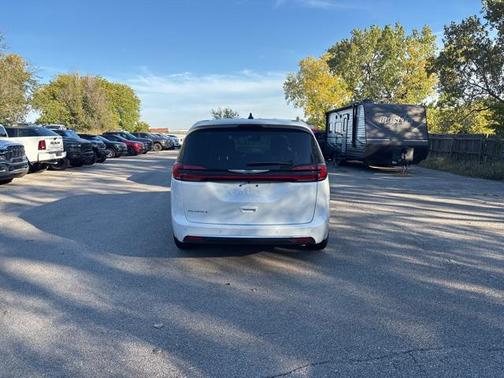 2026 Chrysler Pacifica L