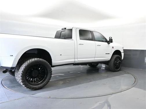 2025 RAM 3500 Laramie Crew Cab 4x4 8' Box