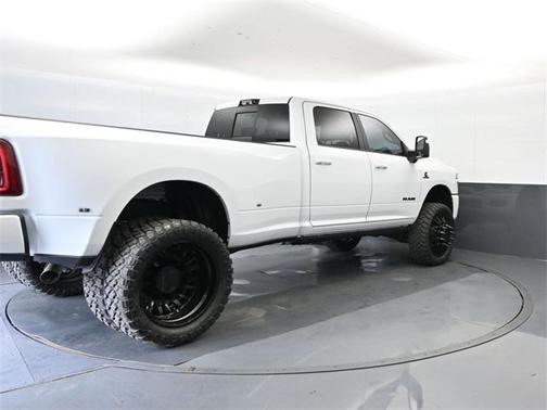 2025 RAM 3500 Laramie Crew Cab 4x4 8' Box