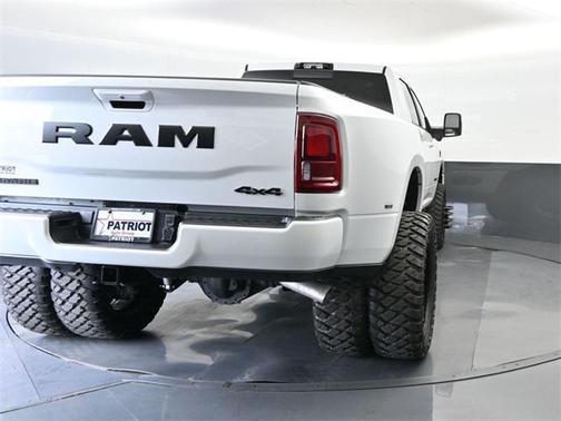 2025 RAM 3500 Laramie Crew Cab 4x4 8' Box