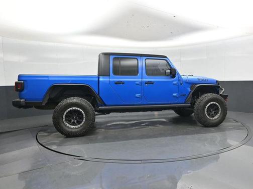 Hydro Blue Pearlcoat 2021 Jeep Gladiator Willys 4x4