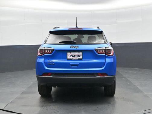 Hydro Blue Pearlcoat 2026 Jeep Compass Latitude