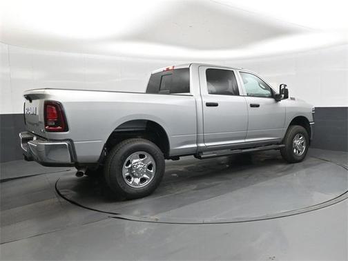 2026 RAM 2500 Tradesman Crew Cab 4x4 6'4' Box