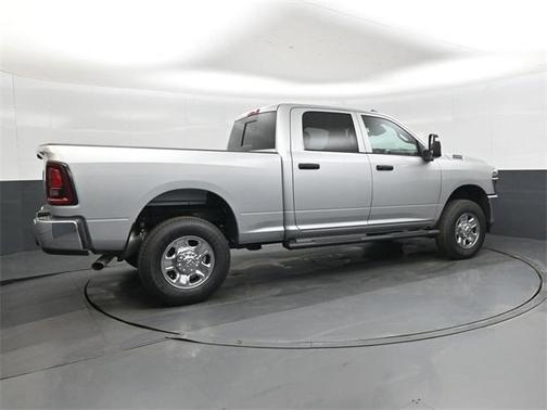 2026 RAM 2500 Tradesman Crew Cab 4x4 6'4' Box