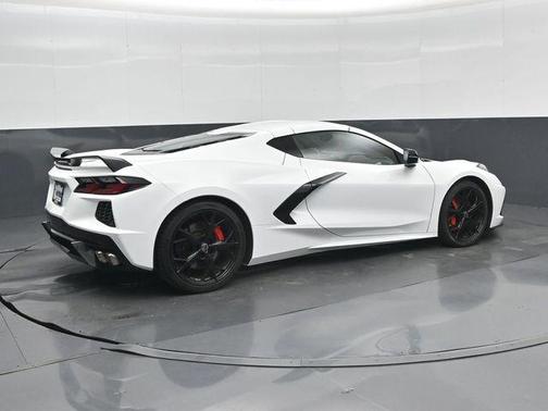 Arctic White 2022 Chevrolet Corvette Stingray w/3LT