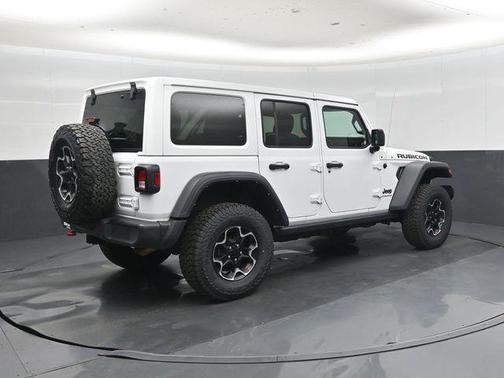Bright White Clearcoat 2023 Jeep Wrangler Rubicon