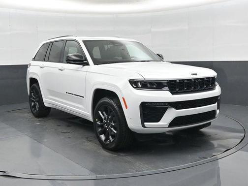 Bright White Clearcoat 2026 Jeep Grand Cherokee Limited