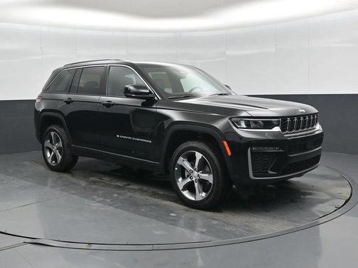 diamond black crystal pearlcoat 2026 Jeep Grand Cherokee Limited