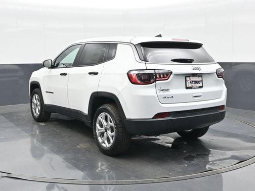 Bright White Clearcoat 2025 Jeep Compass Sport