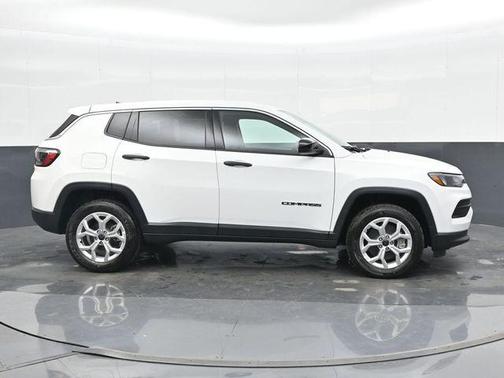 Bright White Clearcoat 2025 Jeep Compass Sport