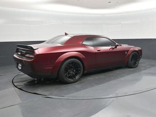 Octane Red Pearlcoat 2018 Dodge Challenger SRT Hellcat