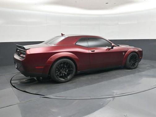 Octane Red Pearlcoat 2018 Dodge Challenger SRT Hellcat