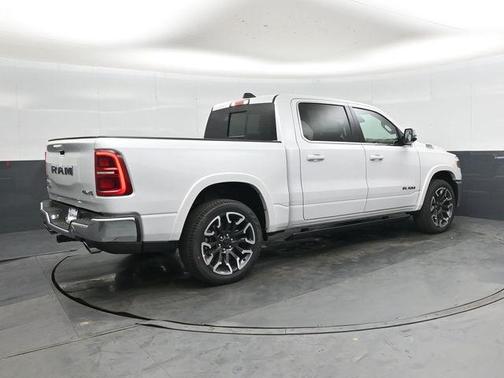 Ivory White Tri-Coat Pearlcoat 2026 RAM 1500 Longhorn