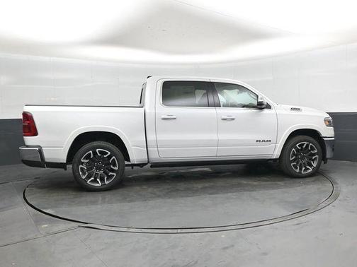 Ivory White Tri-Coat Pearlcoat 2026 RAM 1500 Longhorn