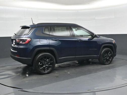 Fathom Blue Pearl Coat 2026 Jeep Compass Latitude
