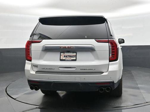 White Frost Tricoat 2022 GMC Yukon XL Denali