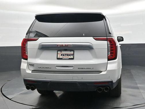 White Frost Tricoat 2022 GMC Yukon XL Denali