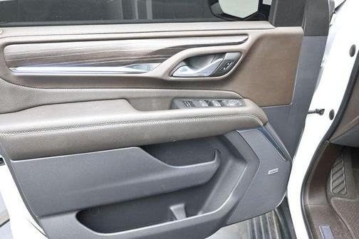 White Frost Tricoat 2022 GMC Yukon XL Denali