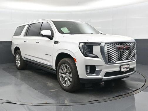 White Frost Tricoat 2022 GMC Yukon XL Denali