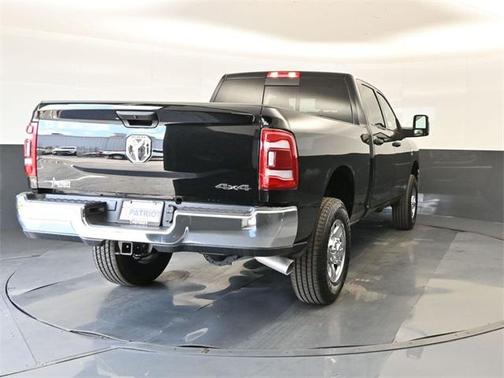 2024 RAM 2500 Tradesman Crew Cab 4x4 6'4' Box