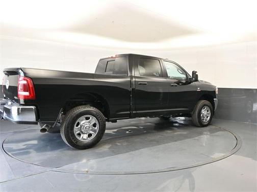 2024 RAM 2500 Tradesman Crew Cab 4x4 6'4' Box