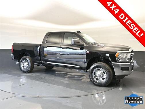 2024 RAM 2500 Tradesman Crew Cab 4x4 6'4' Box