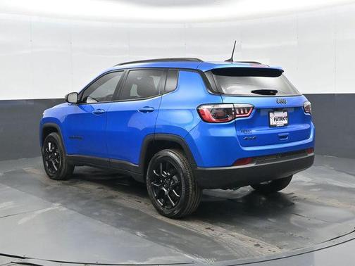 Hydro Blue Pearlcoat 2026 Jeep Compass Latitude
