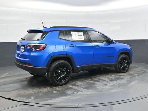 Hydro Blue Pearlcoat 2026 Jeep Compass Latitude