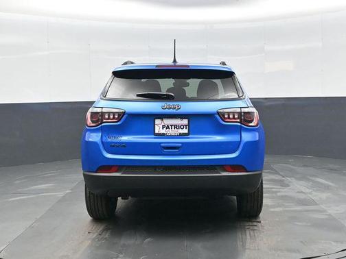 Hydro Blue Pearlcoat 2026 Jeep Compass Latitude