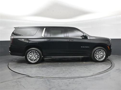 2025 Chevrolet Suburban 4WD High Country