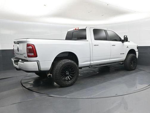Bright White Clearcoat 2024 RAM 2500 Big Horn Crew Cab 4x4 6'4' Box