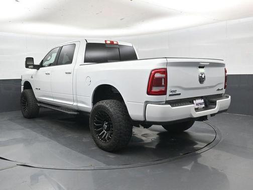 Bright White Clearcoat 2024 RAM 2500 Big Horn Crew Cab 4x4 6'4' Box