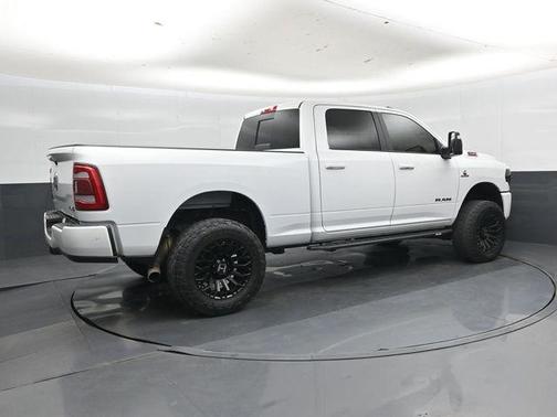 Bright White Clearcoat 2024 RAM 2500 Big Horn Crew Cab 4x4 6'4' Box
