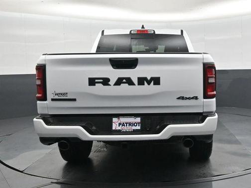 Bright White Clearcoat 2026 RAM 1500 Big Horn/Lone Star