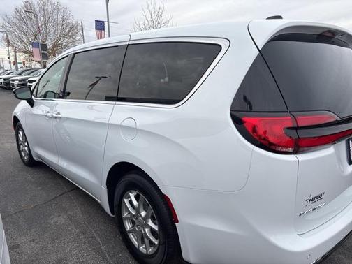 2026 Chrysler Pacifica L