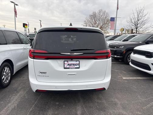 2026 Chrysler Pacifica L