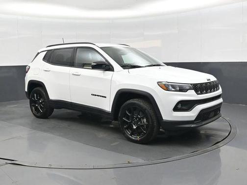 Bright White Clearcoat 2026 Jeep Compass Latitude