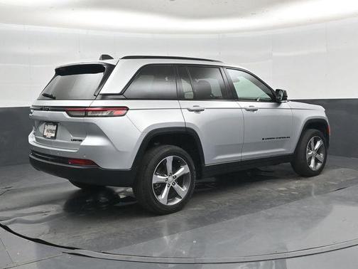 Silver Zynith 2025 Jeep Grand Cherokee Limited