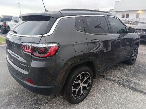 Baltic Gray Metallic Clearcoat 2024 Jeep Compass Limited