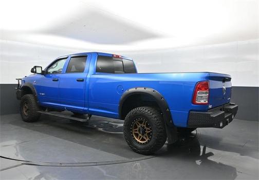 2022 RAM 3500 Tradesman Crew Cab 4x4 8' Box