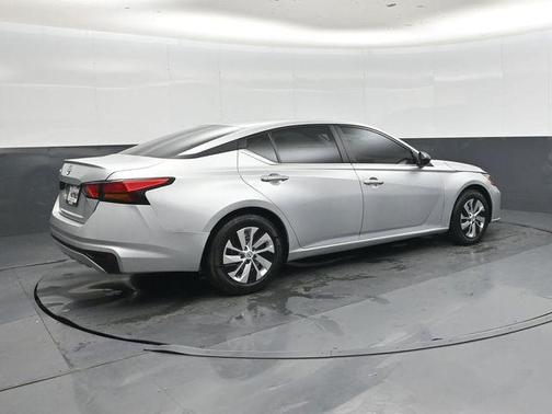 Brilliant Silver Metallic 2024 Nissan Altima S FWD