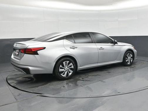 Brilliant Silver Metallic 2024 Nissan Altima S FWD